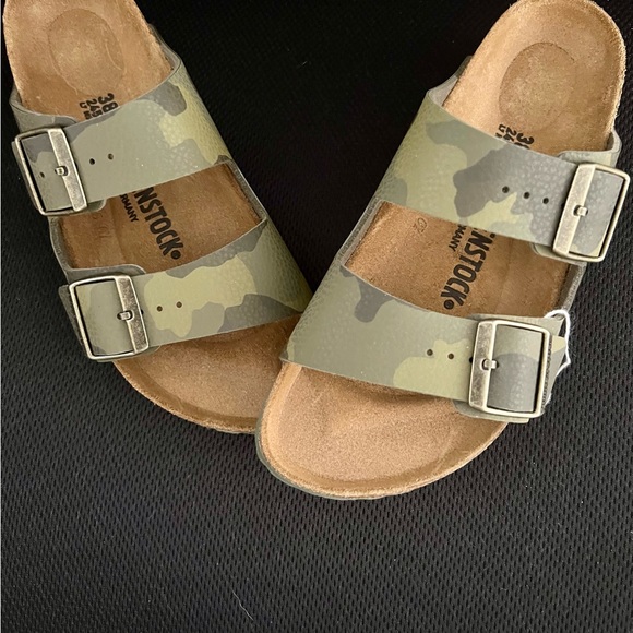 Birkenstock Camo Soil Arizona Sandal New - w/bonus beaded anklet - Picture 2 of 14